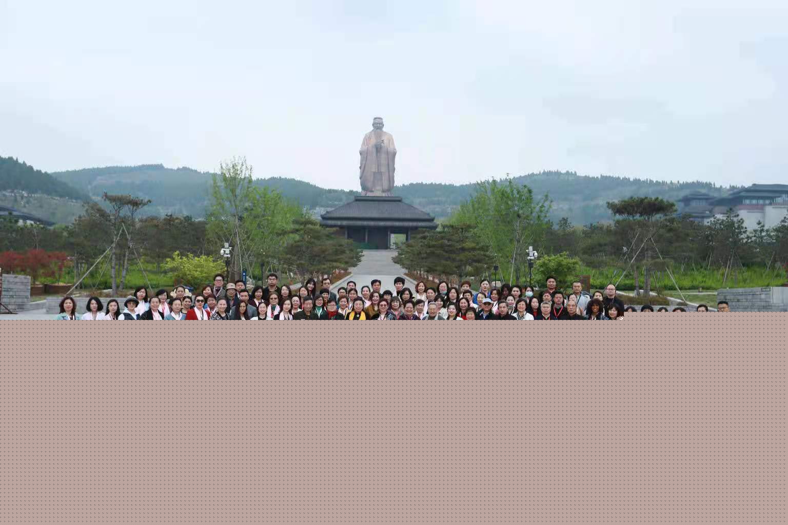 萬(wàn)合恒業(yè)董事長(zhǎng)許羅軒女士受邀參加地球母親日與世界讀書日“母愛(ài)基金與母愛(ài)教育”專題活動(dòng)